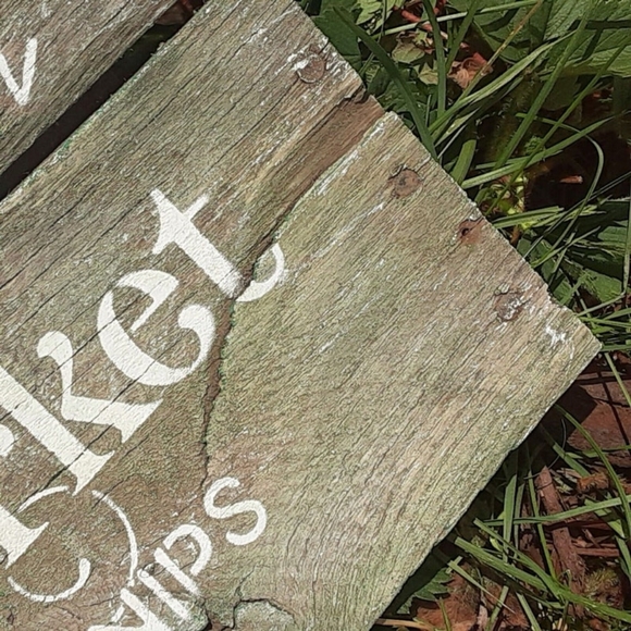 Cottontail Market Rescued Wood Garden Sign 20" Spring Easter Rabbit Wall Sign - Picture 4 of 10